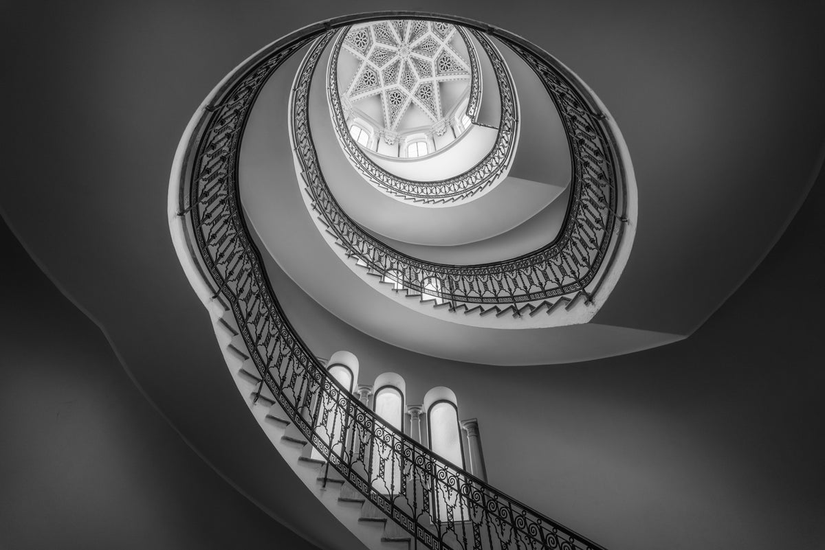 Sinuous path