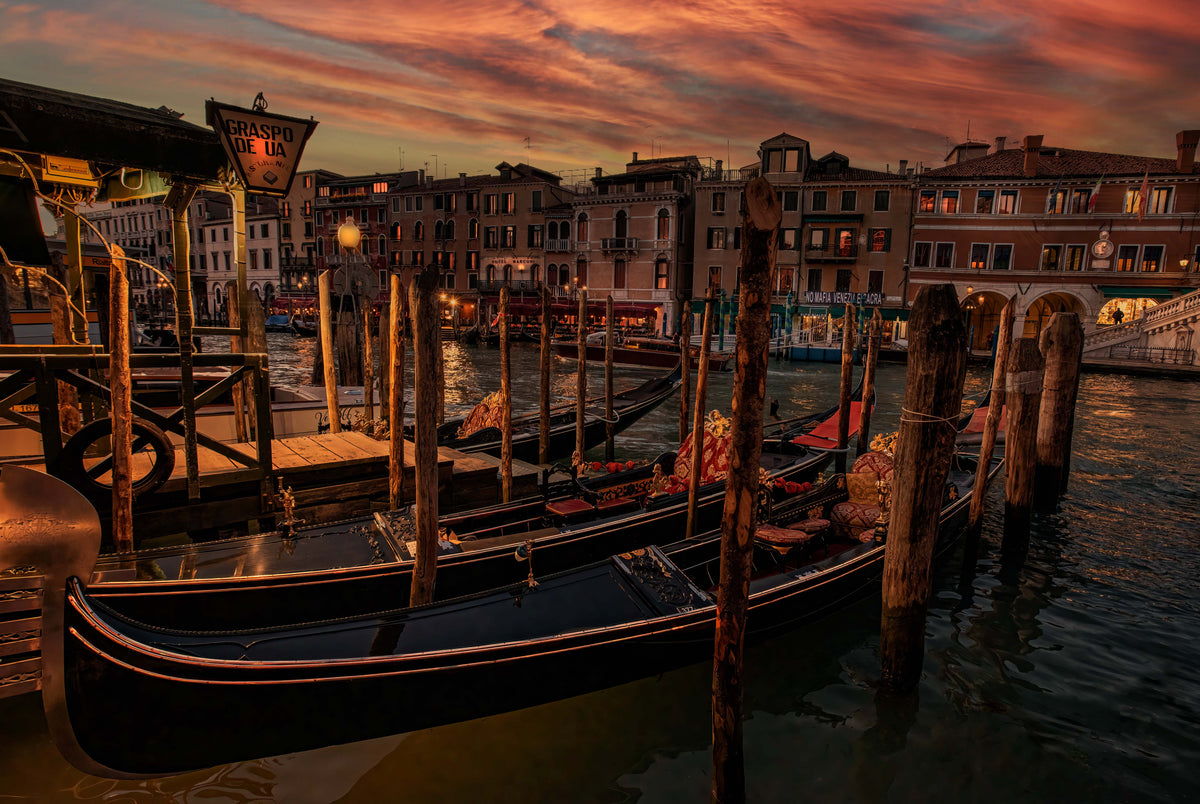 A Cozy Night in Venice