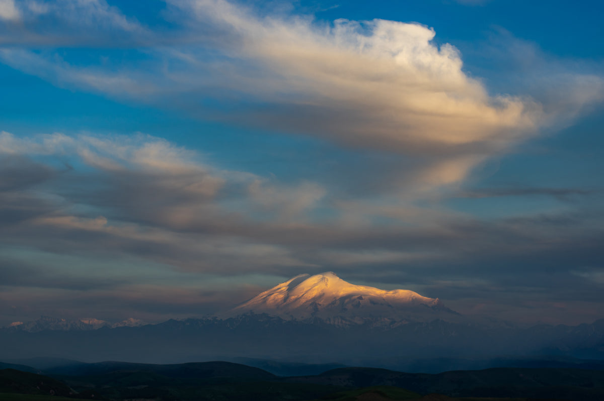 ELBRUS UND DIE WOLKE